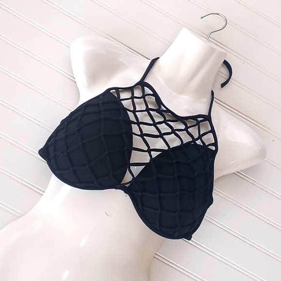 Shade & Shore Black Halter👙 Bikini Top - Picture 2 of 12